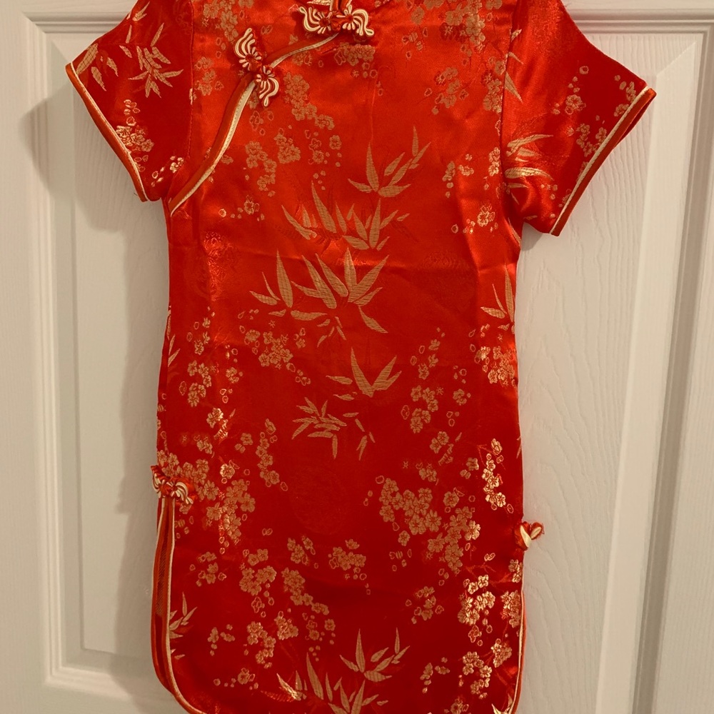 Chinese dress (Cheongsam)